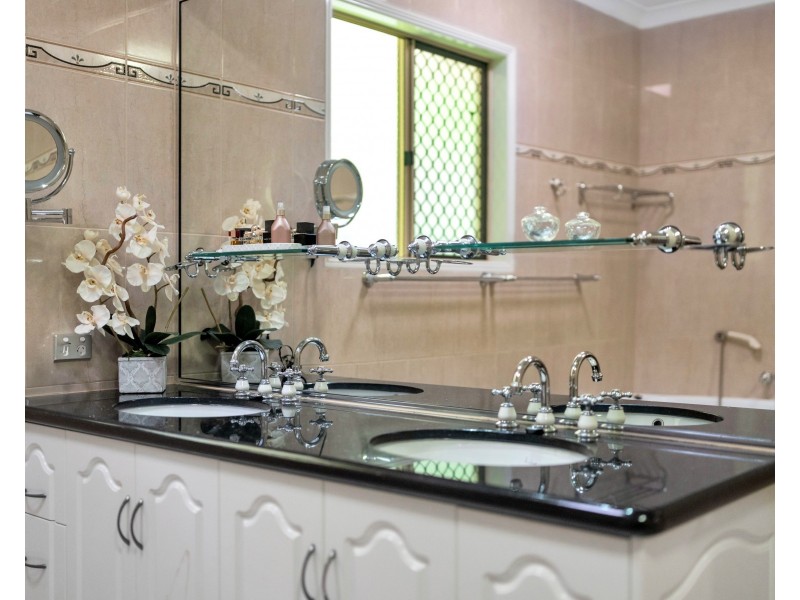 35 Chirio Drive, Redlynch QLD 4870