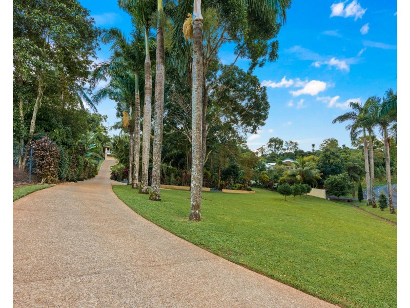 35 Chirio Drive, Redlynch QLD 4870