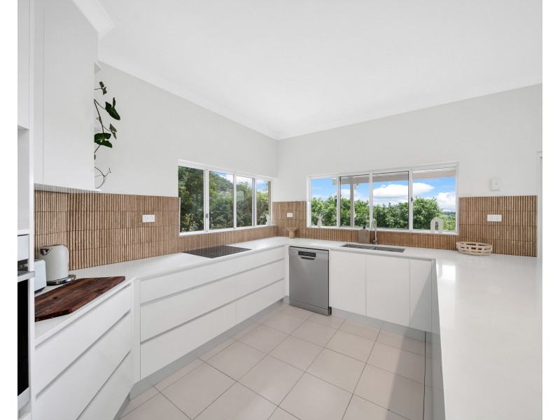 5 Marcus Close, Mooroobool QLD 4870