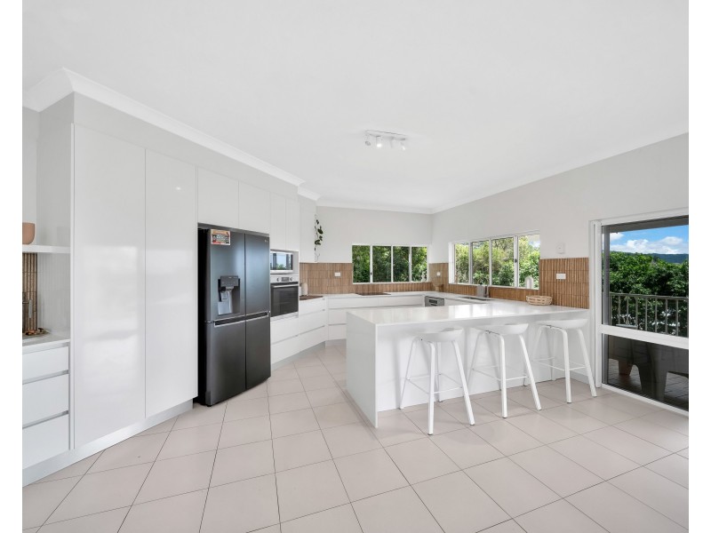 5 Marcus Close, Mooroobool QLD 4870