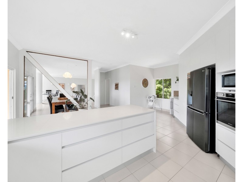 5 Marcus Close, Mooroobool QLD 4870