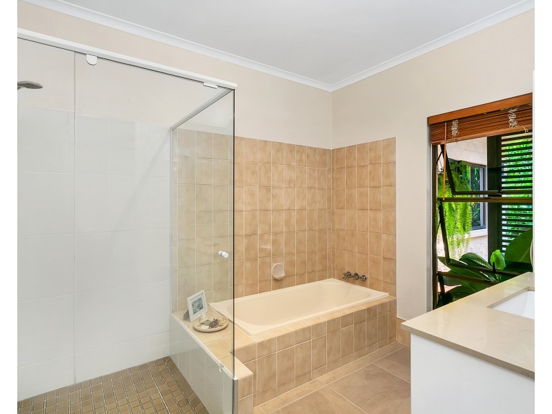 300 Toogood Road, Bayview Heights QLD 4868