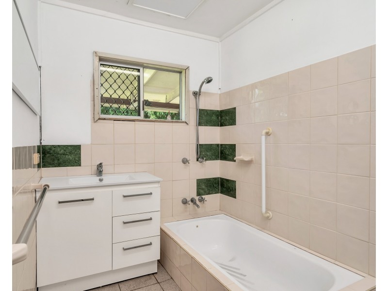 130 Toogood Road, Bayview Heights QLD 4868