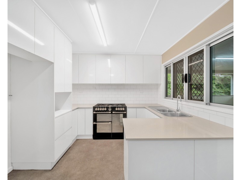 56 Moody Street, Manoora QLD 4870