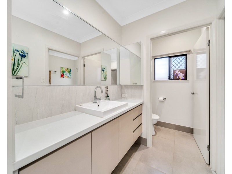 4 Mauro Close, Bentley Park QLD 4869