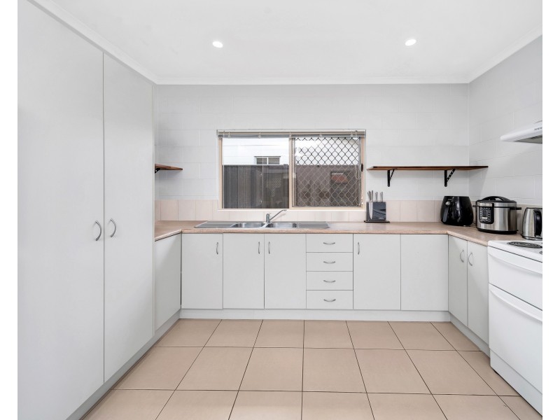 1 & 2/80 Barnard Drive, Mount Sheridan QLD 4868