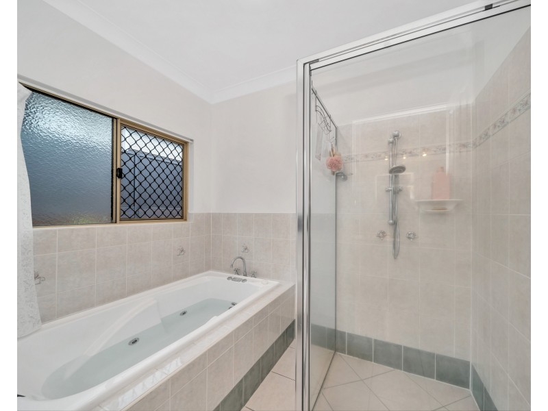 11 Sweetlip Close, Kanimbla QLD 4870