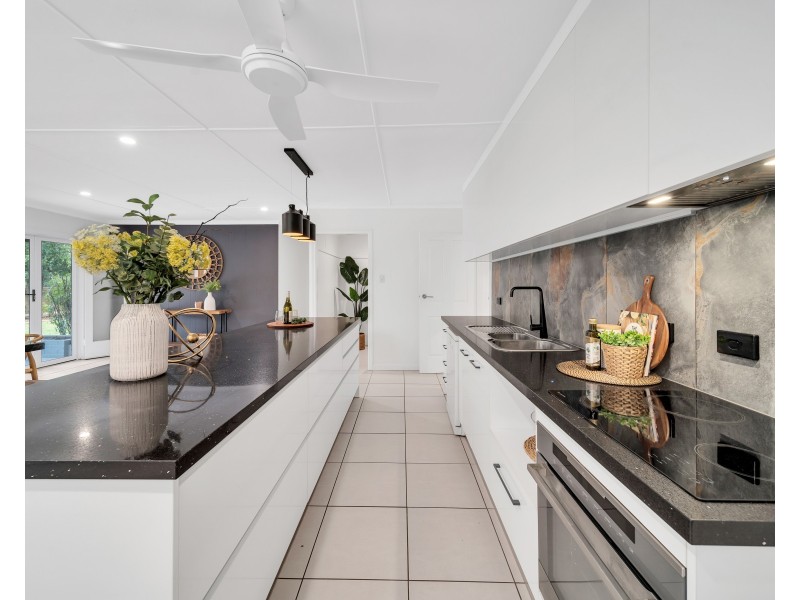 2 Vandeleur Street, Earlville QLD 4870