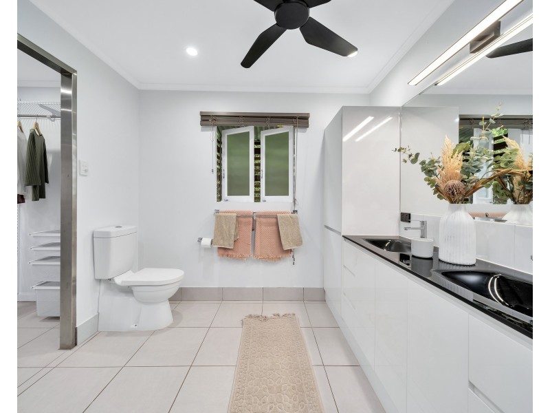 2 Vandeleur Street, Earlville QLD 4870