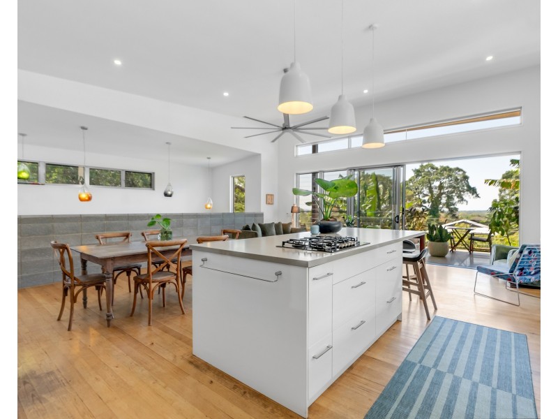 11 Diamond Close, Stratford QLD 4870
