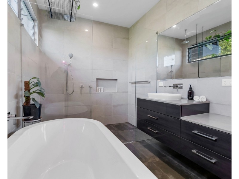 11 Diamond Close, Stratford QLD 4870