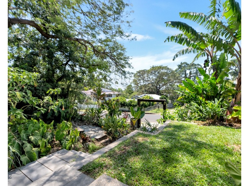 11 Diamond Close, Stratford QLD 4870