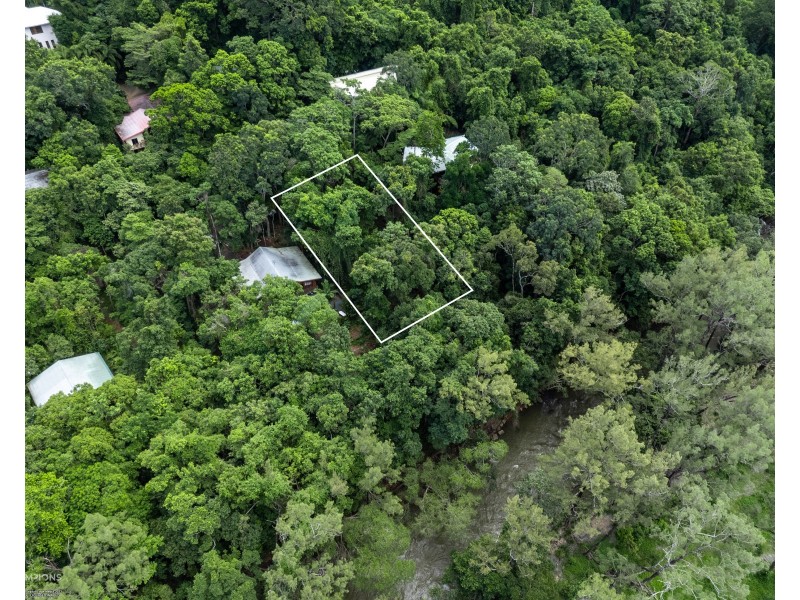 8 Barklya Close, Kamerunga QLD 4870