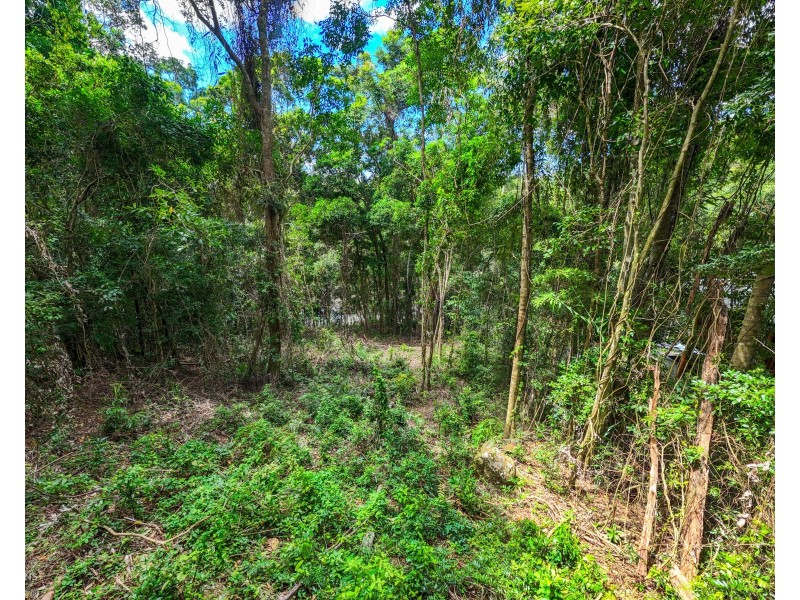 8 Barklya Close, Kamerunga QLD 4870