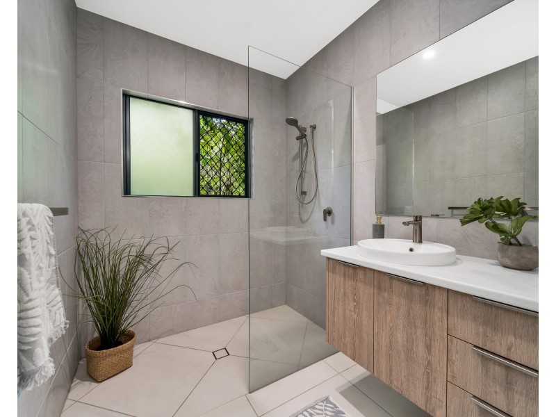 9 Douglas Track Road, Kamerunga QLD 4870