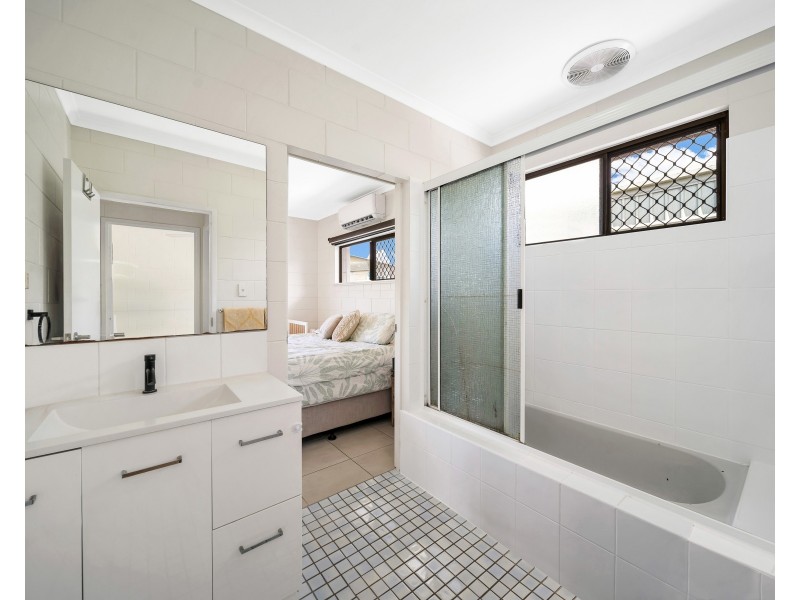 69 McLaughlin Road, Bentley Park QLD 4869