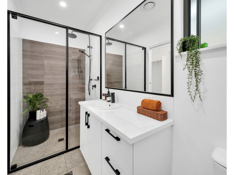 40 Sunbird Drive, Woree QLD 4868