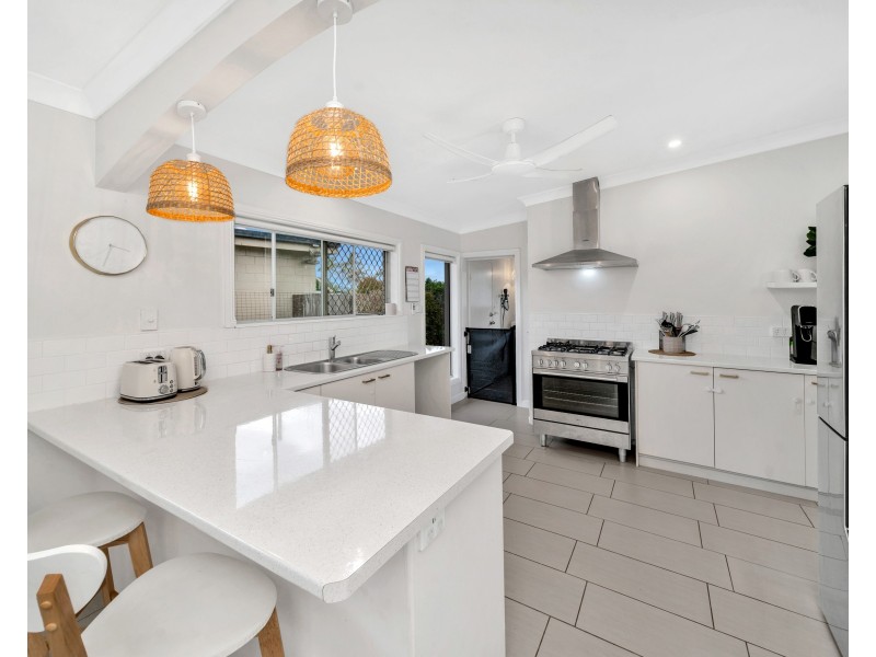 23 Agate Street, Bayview Heights QLD 4868
