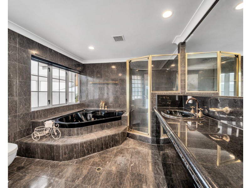 58 Koppen Terrace, Mooroobool QLD 4870