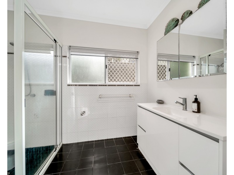 21 Flindersia Street, Redlynch QLD 4870