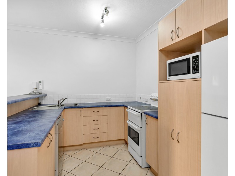 5/253-255 Lake Street, Cairns North QLD 4870