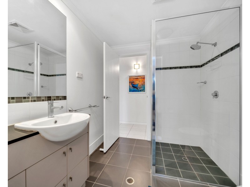 8/172 McLeod Street, Cairns North QLD 4870