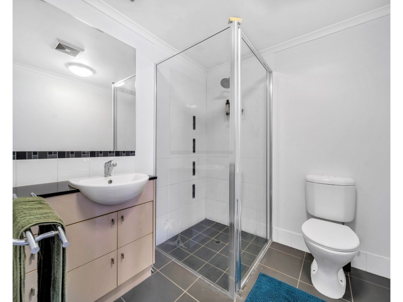 8/172 McLeod Street, Cairns North QLD 4870