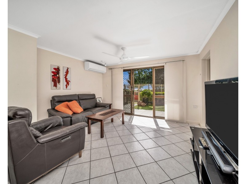 2/249-255 Esplanade, Cairns North QLD 4870