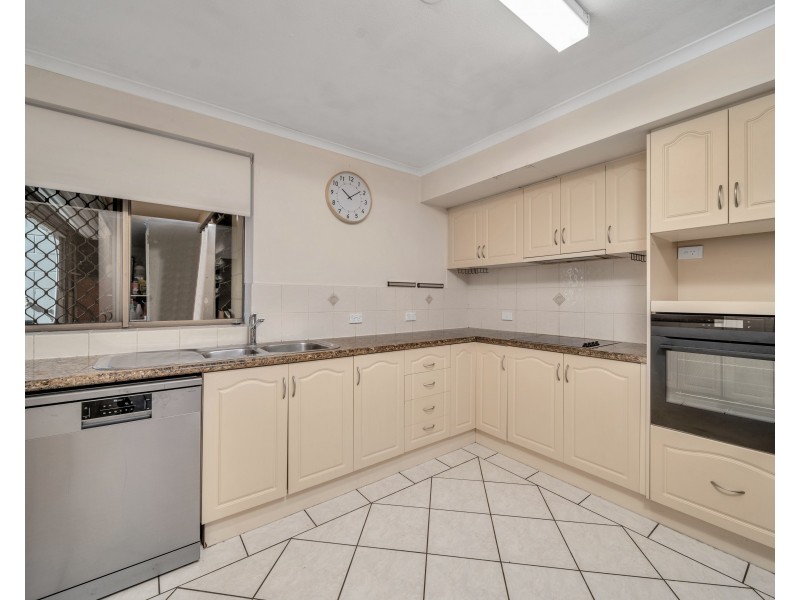 2/249-255 Esplanade, Cairns North QLD 4870