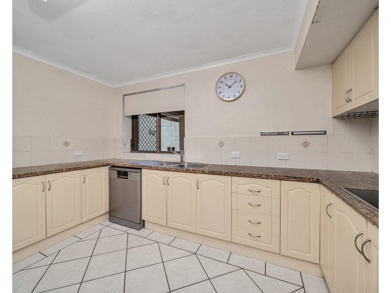 2/249-255 Esplanade, Cairns North QLD 4870