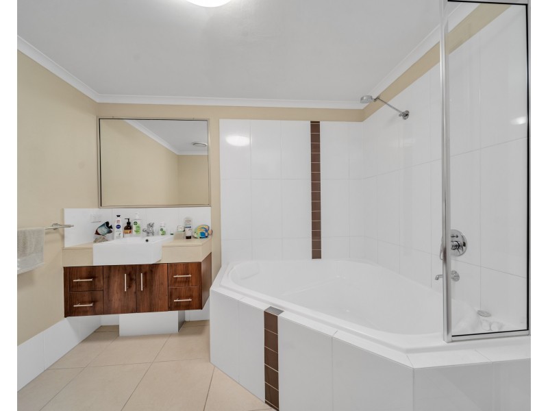 58/1-15 Robson Street, Mooroobool QLD 4870