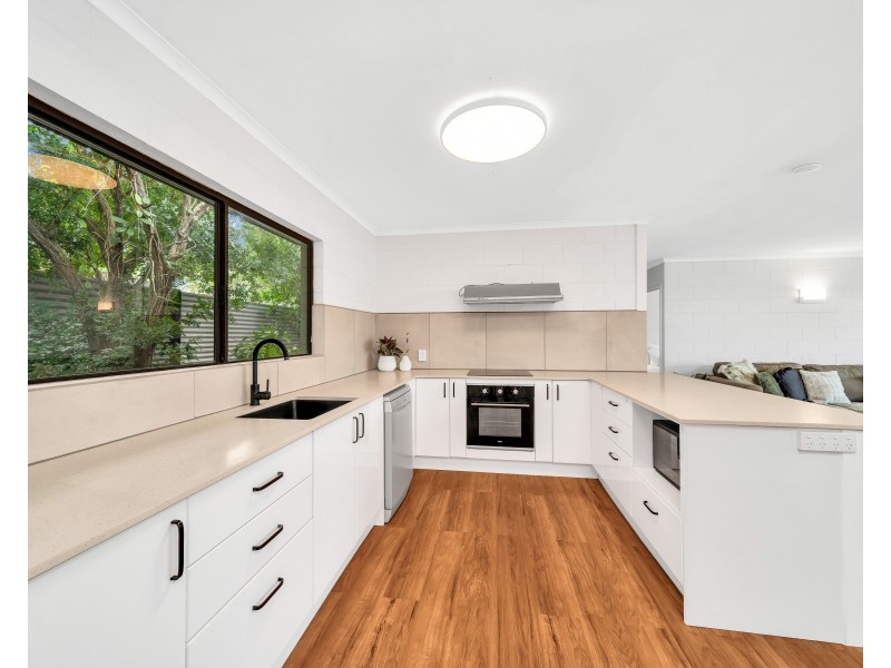 14 Stirling Street, Whitfield QLD 4870