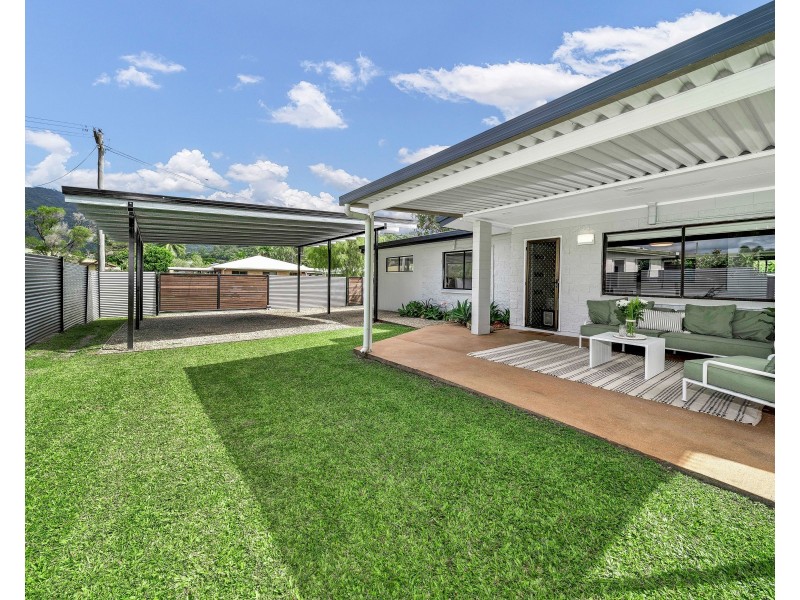 14 Stirling Street, Whitfield QLD 4870