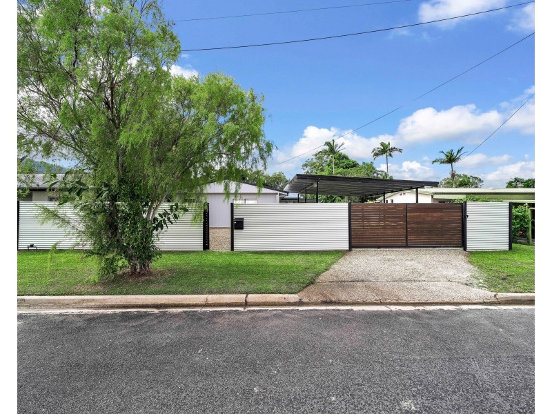 14 Stirling Street, Whitfield QLD 4870