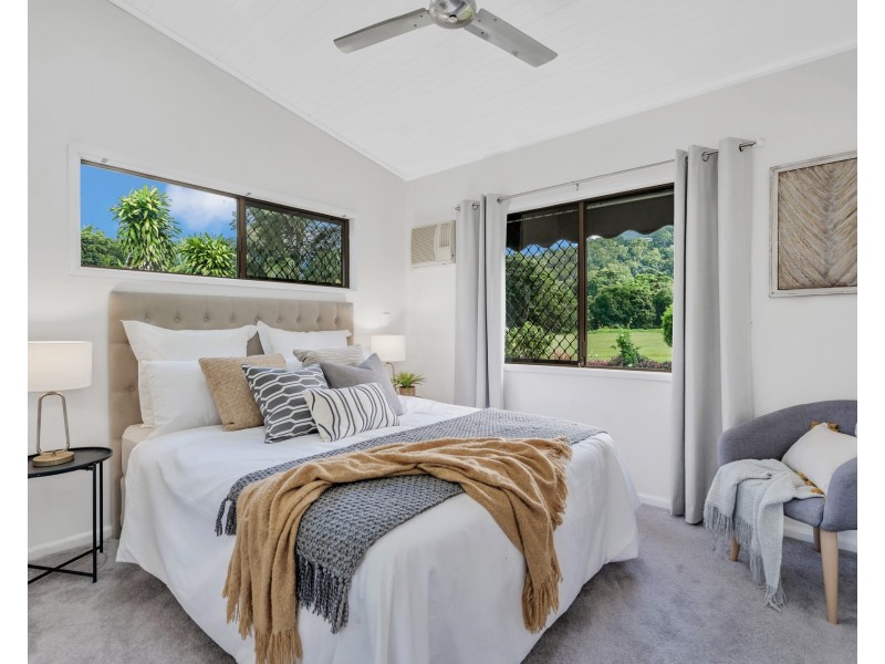 11 Pomona Avenue, Mooroobool QLD 4870