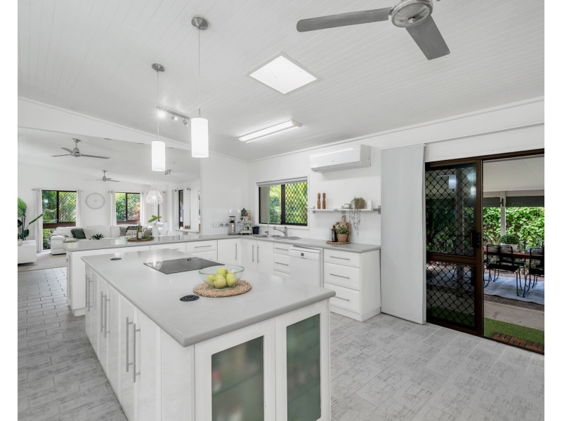 11 Pomona Avenue, Mooroobool QLD 4870