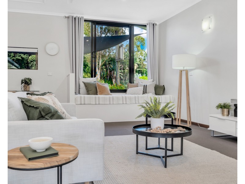 11 Pomona Avenue, Mooroobool QLD 4870