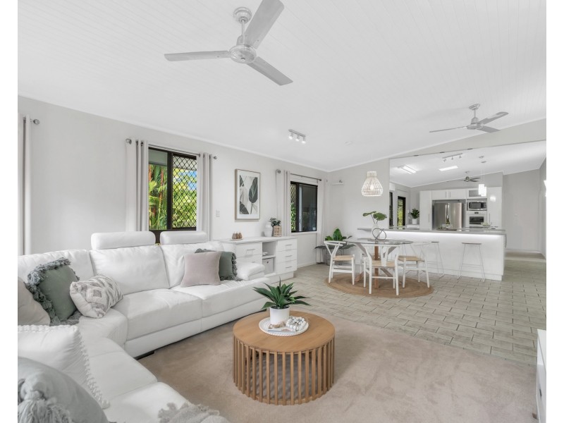 11 Pomona Avenue, Mooroobool QLD 4870