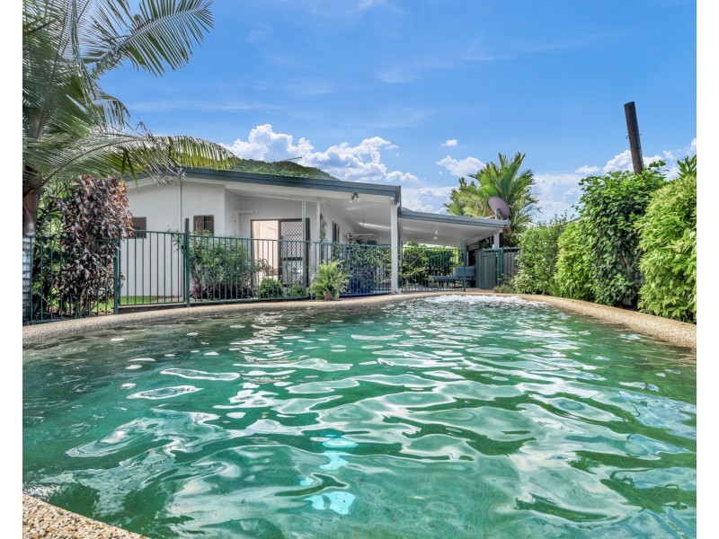 11 Pomona Avenue, Mooroobool QLD 4870