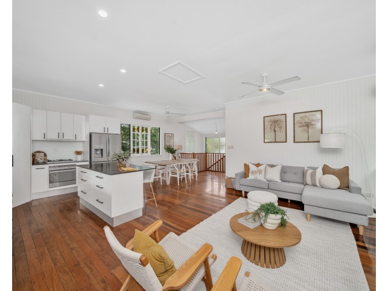 6 Fulton Close, Whitfield QLD 4870