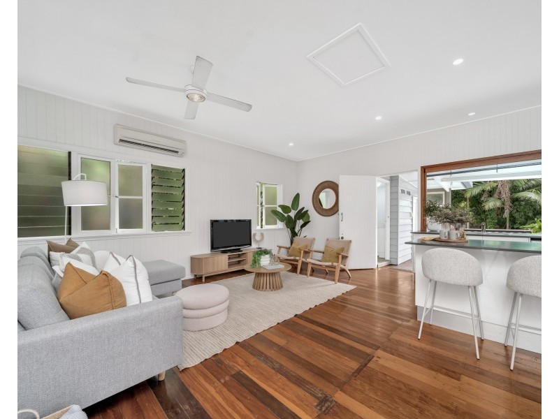 6 Fulton Close, Whitfield QLD 4870