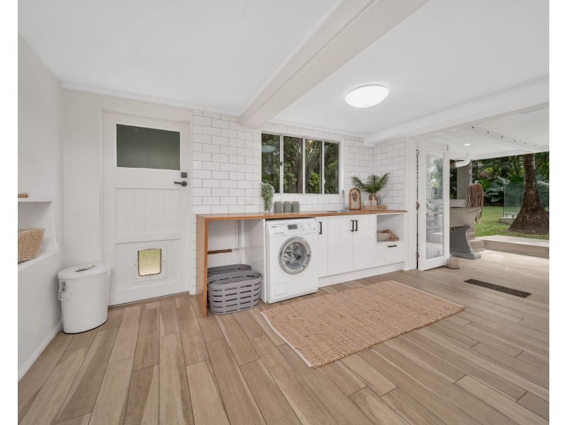 6 Fulton Close, Whitfield QLD 4870