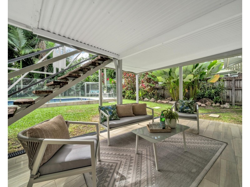 6 Fulton Close, Whitfield QLD 4870