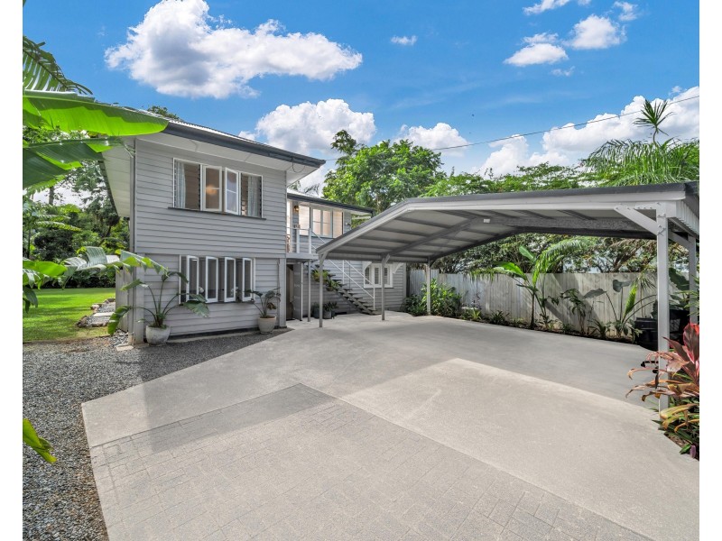 6 Fulton Close, Whitfield QLD 4870