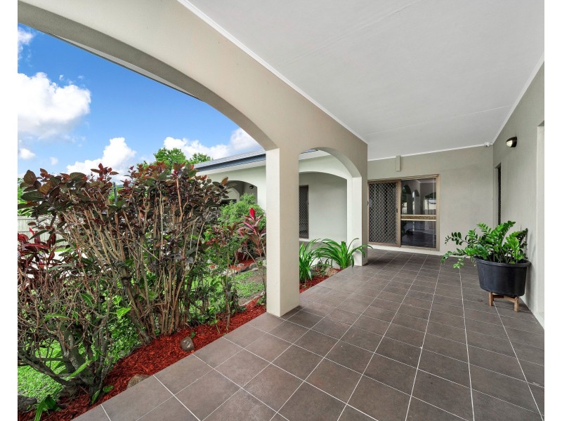 32 Lavender Street, Mooroobool QLD 4870