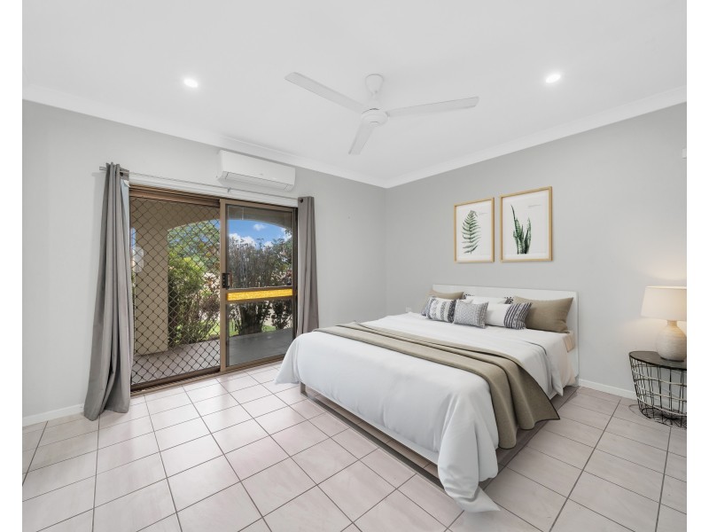 32 Lavender Street, Mooroobool QLD 4870