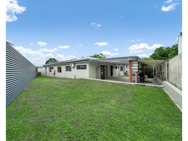 32 Lavender Street, Mooroobool QLD 4870