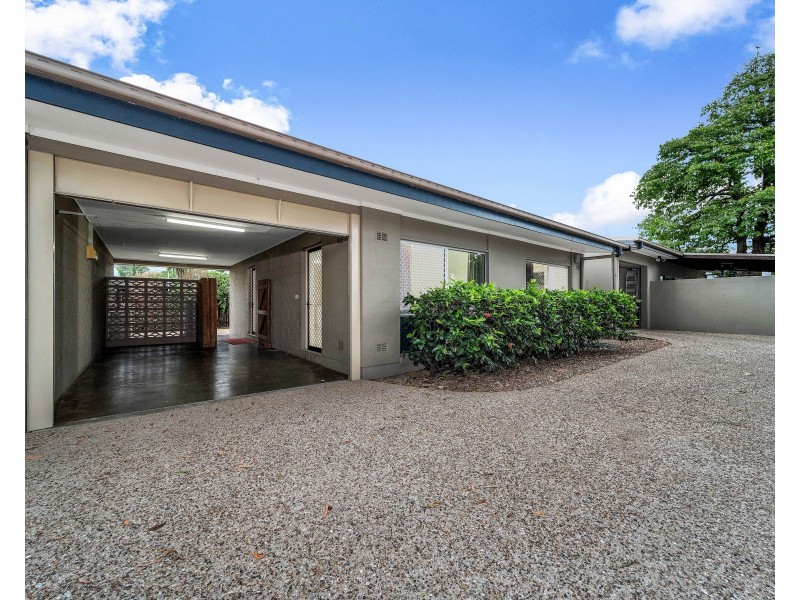 2/20 Brennan Street, Manunda QLD 4870