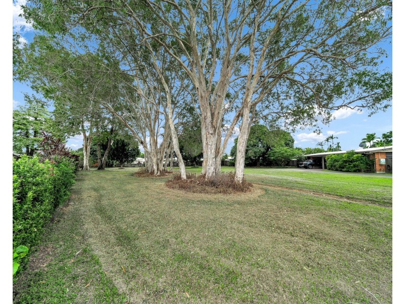 2/20 Brennan Street, Manunda QLD 4870