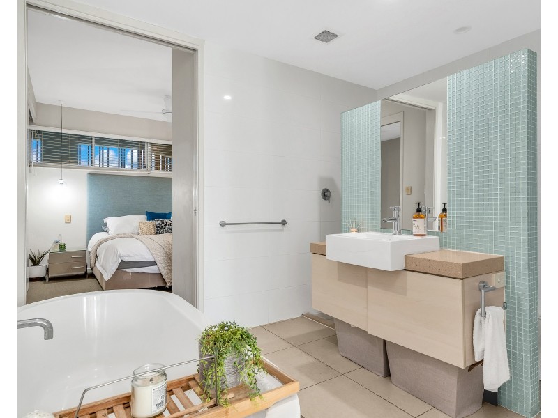37/201 Lake Street, Cairns North QLD 4870